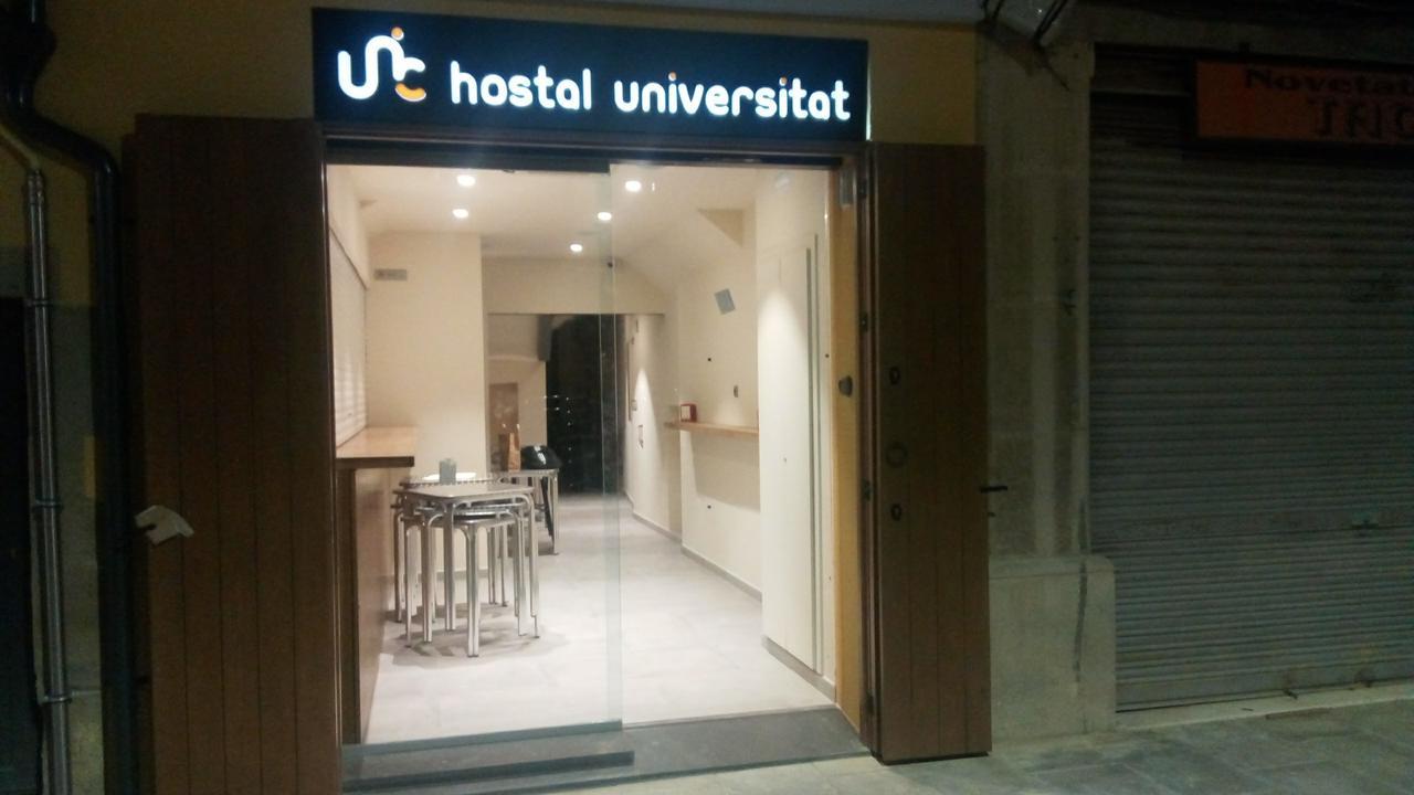 Hostal Universitat سيرفيرا المظهر الخارجي الصورة