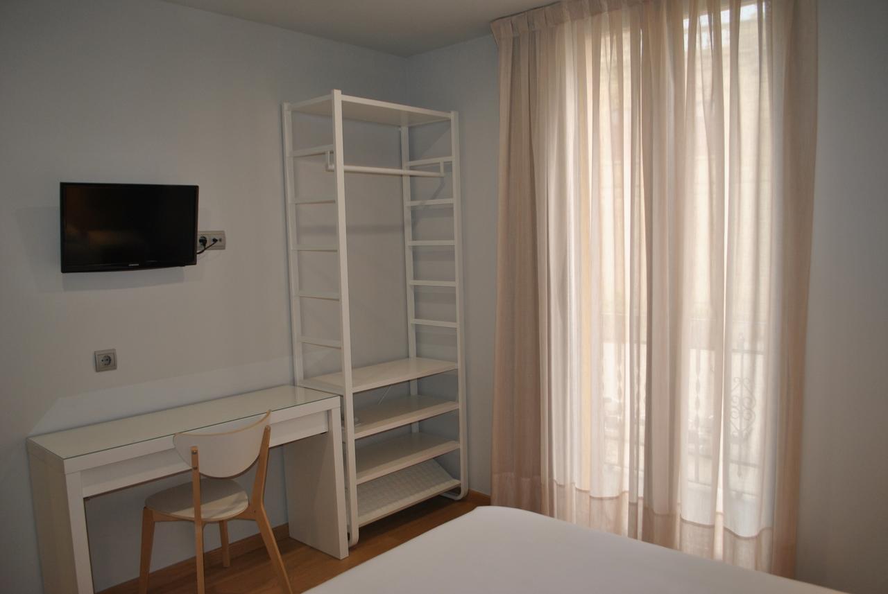 Hostal Universitat سيرفيرا المظهر الخارجي الصورة